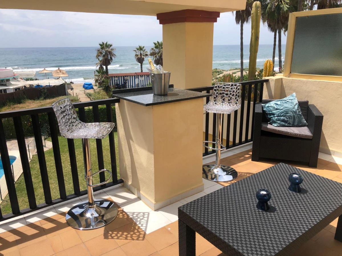 Beachfront Apartment - Sea Views - Marbella Exterior photo