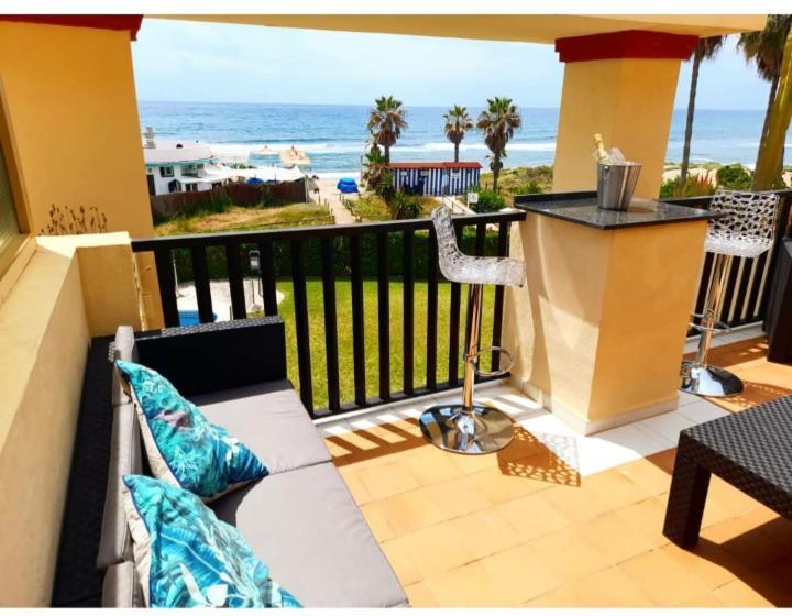 Beachfront Apartment - Sea Views - Marbella Exterior photo