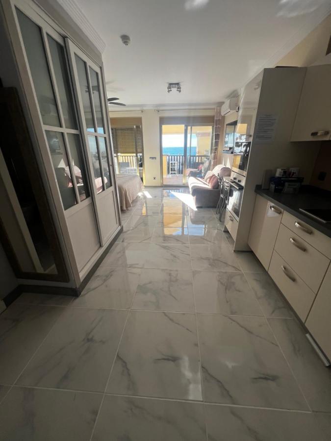Beachfront Apartment - Sea Views - Marbella Exterior photo