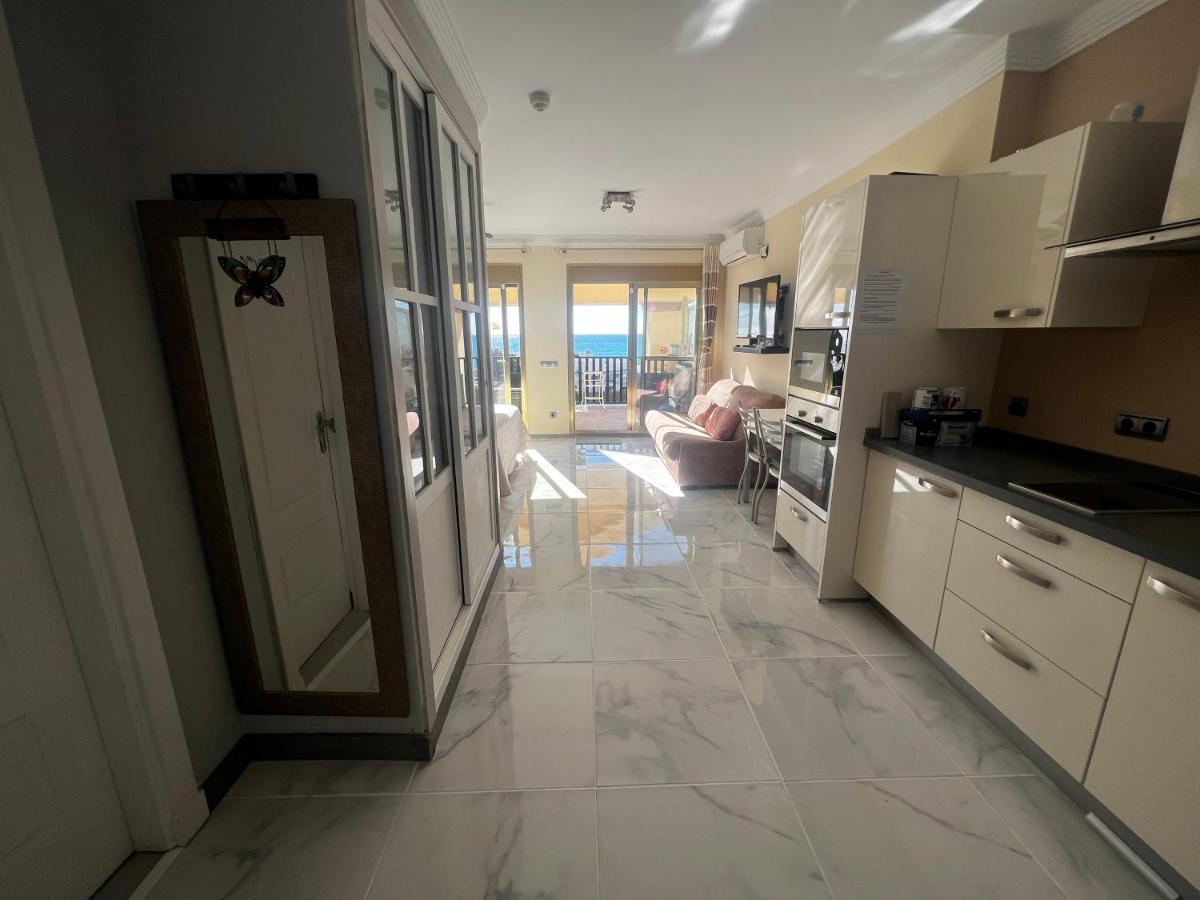 Beachfront Apartment - Sea Views - Marbella Exterior photo